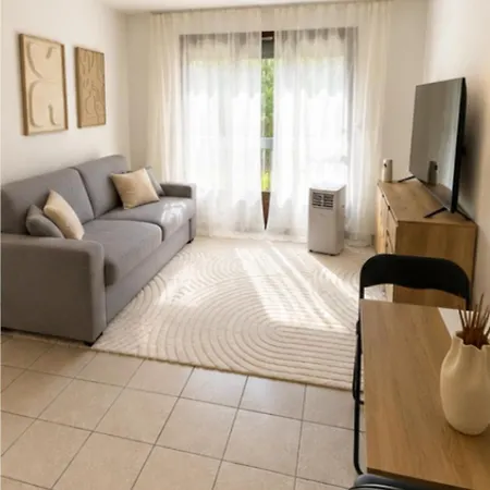 Cosy A 2 Min Des Plages Parking Securise Climatisation Saint-Raphaël